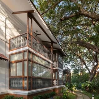 7 Doors House
