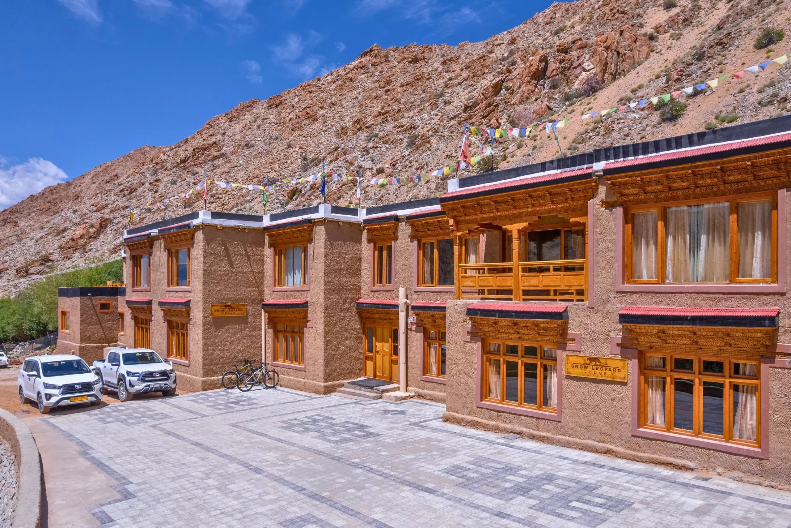 Snow Leopard Lodge
