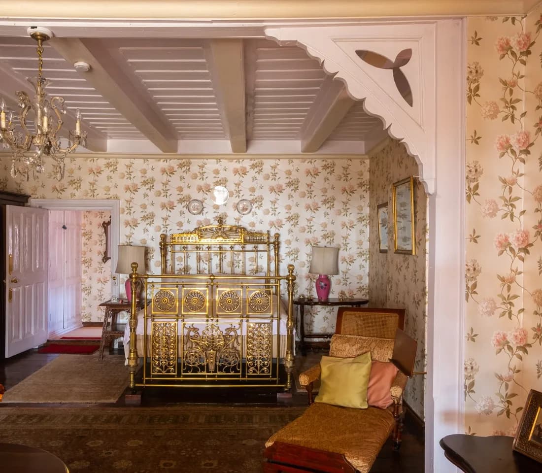 The Luxury Suite