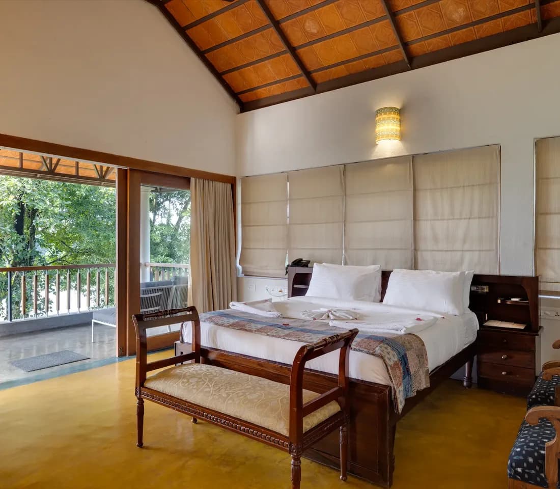 River Panorama Room